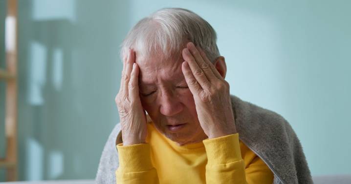 'I'm a neurologist - this one-hour rule will shut your brain off and help you sleep'