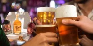 Gabyr revoluciona las fiestas: crea una cerveza sin alcohol que te pone alegre