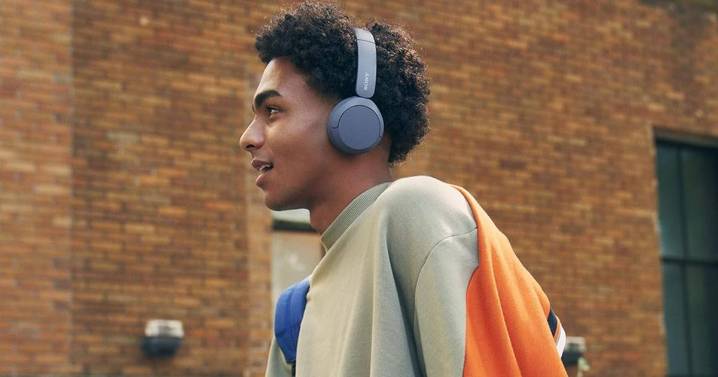 Sony headphones slashed to £29 in Amazon Black Friday de