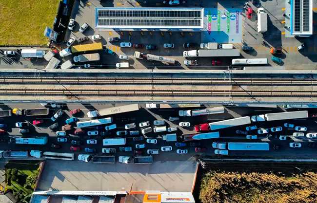 Desafían agricultores aduanas y carreteras; resiste ala dura bloqueos