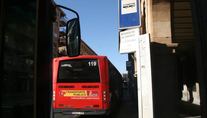 Más autobuses y menos esperas: aumentan las frecuencias de las líneas de Santa Marta y Carbajosa