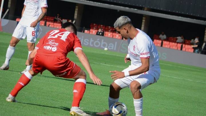 Con dos penales polémicos, Barracas Central empató con Huracán y avanzó a los octavos del Clausura