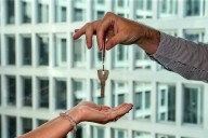 Ochenta jóvenes de Alicante recibirán ayudas de la Generalitat para comprar vivienda en municipios pequeños