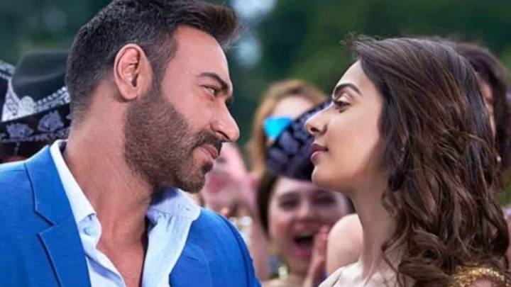 Ajay Devgn’s Hilarious ‘Shopping’ Scene From De De Pyaar De 2 Is Too Relatable To Miss
