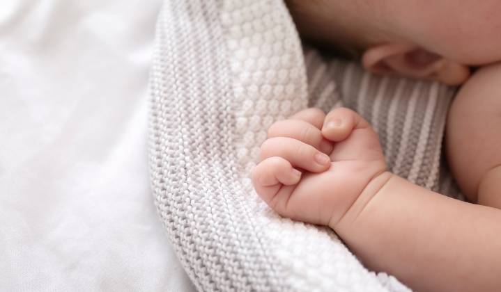 La Policía Nacional impide la venta de una bebé por 3.000 euros