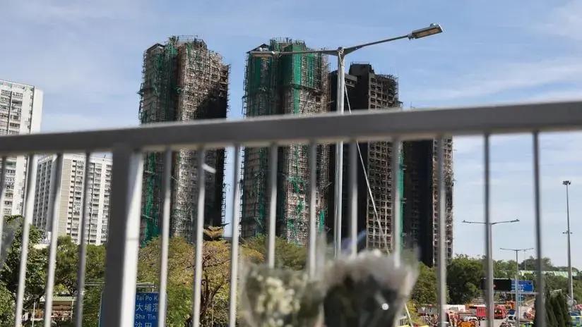 Hong Kong: muertos por trágico incendio aumentan a 128 y unas 200 personas siguen desaparecidas