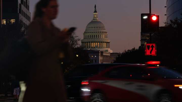 Lawmakers reach deal to end longest-ever government shutdown