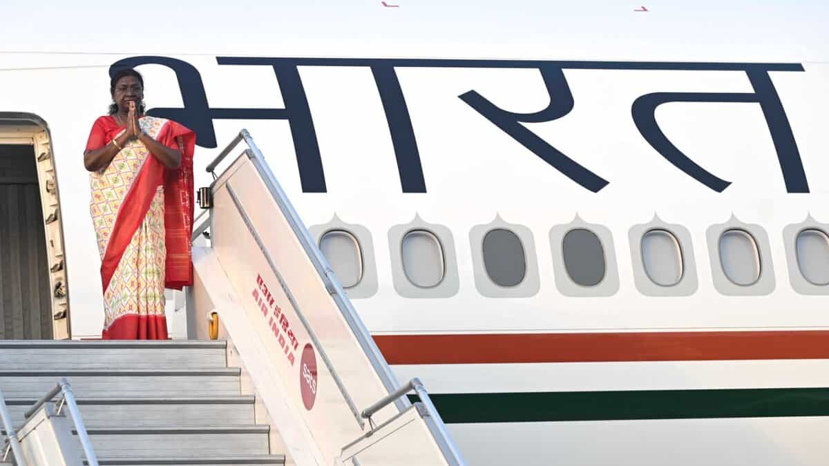 President Murmu arrives Hyderabad Nov 21 for Bharatiya Kala Mahotsavam