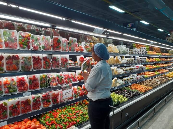 La mayoría de los venezolanos recorre hasta 15 kilómetros para buscar...