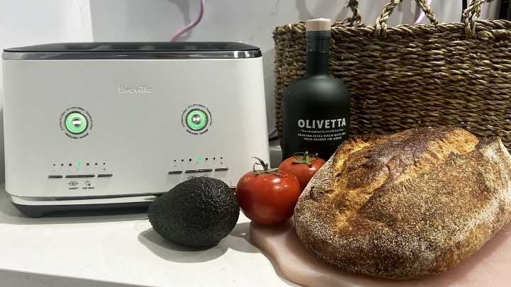 I tried Breville's Eye Q Auto toaster — and its 'shade scanner' really does make burnt toast a thing of the past