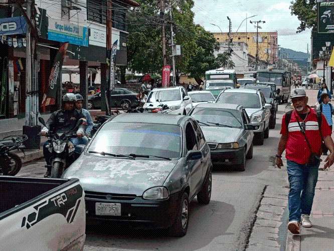 Carupaneros evalúan situación de la zona como “normal” pese a tensión con gobierno norteamericano (+Fotos)