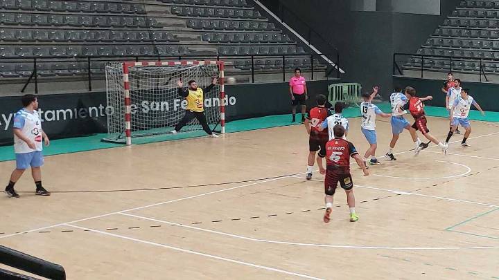 El Viamed Bm San Fernando pierde su condición de invicto y cae ante el Córdoba Bm