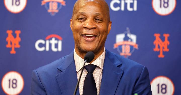 Trump pardons New York Mets legend Darryl Strawberry