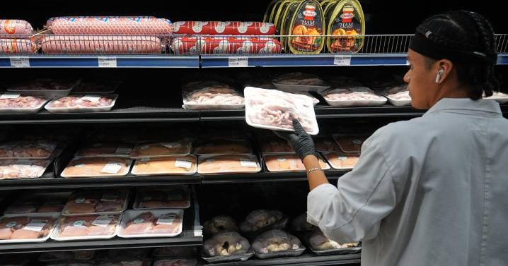 Trump says Thanksgiving dinner will cost 25% less this year. His numbers are misleading