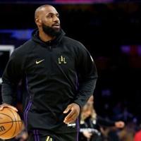 LeBron debuts in NBA record 23rd season as Pistons win streak hits 11