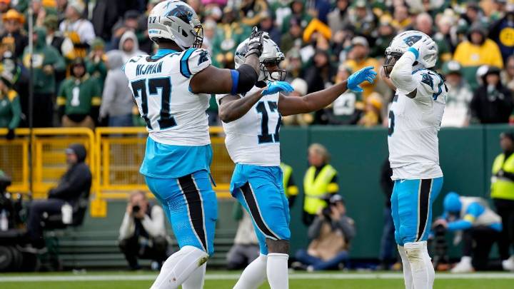 Panthers' Dowdle fined for '2-pump' celebration vs. Packers
