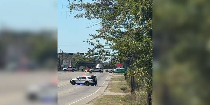 Major crash shuts down portion of Highway 21 in Bryan