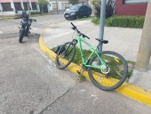 Colisión entre una moto y una bicicleta en la esquina de 9 de Julio y SarmientoDos heridos fueron trasladados al hospital municipal