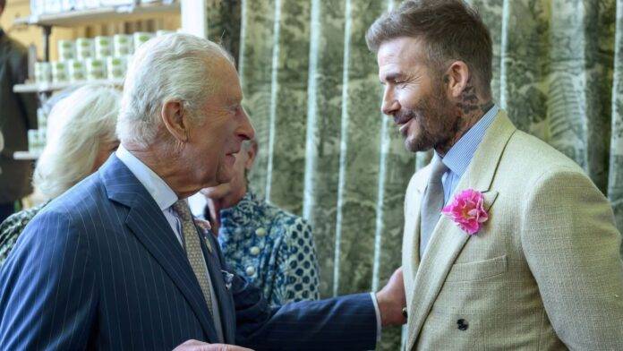 Rey Carlos III nombró Caballero a David Beckham en Inglaterra