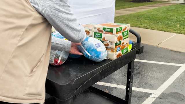 Season of giving underway across Greater Cincinnati as uncertainty of SNAP benefits continue