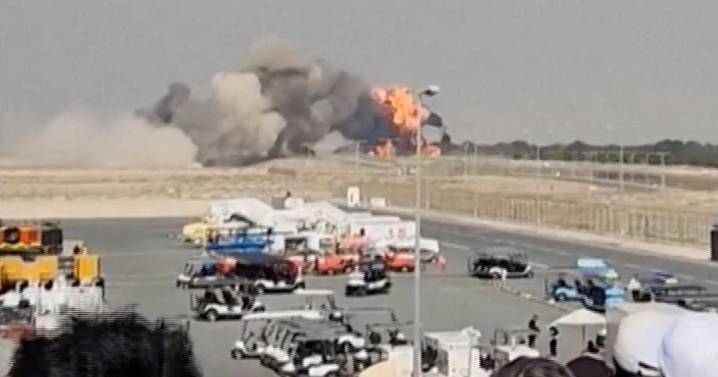 VIDEO: ¡Tragedia en Dubai Airshow 2025! Piloto muere tras estrellarse en vuelo de exhibición