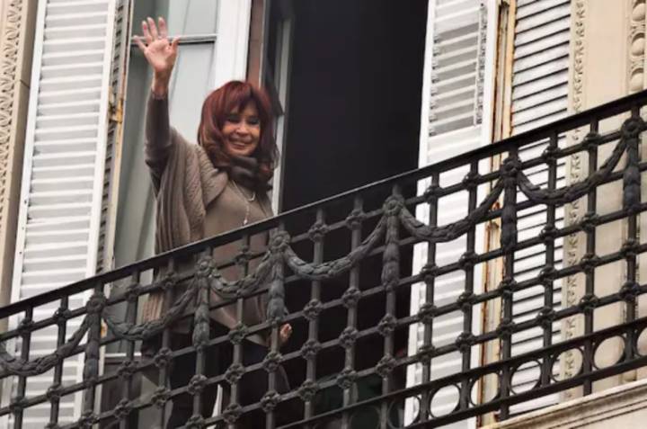 Imponen un máximo de 3 personas para las visitas a la ex presidenta Cristina Kirchner