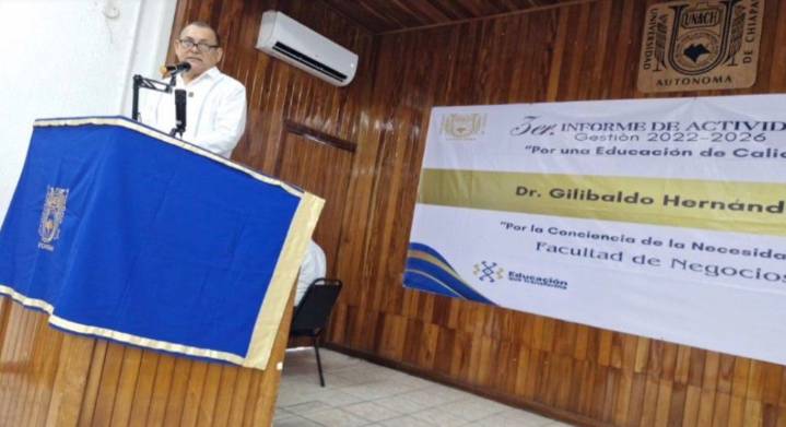 RINDIÓ su Tercer Informe director de la Facultad de Negocios de la UNACH Campus Tapachula