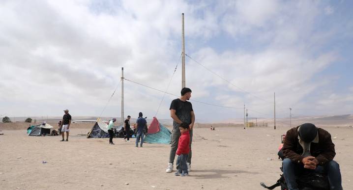 Venezolanos asustados quieren salir del país más antiinmigrante de América Latina, lo que eleva tensión con Perú