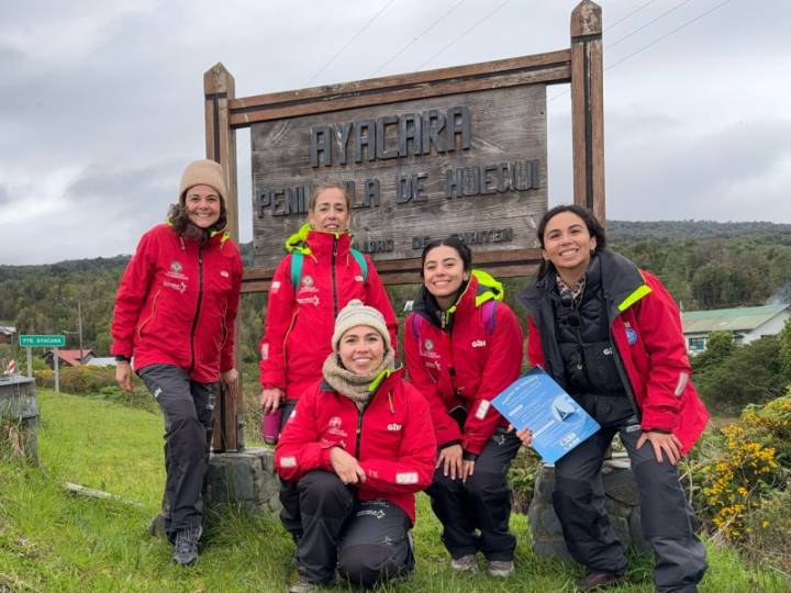 Investigadoras impulsan estudio pionero sobre salud femenina en Caleta Ayacara