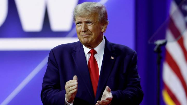 Donald Trump slams Seth Meyers as a 'truly deranged lunatic'