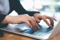 Un agente de policía pasa de detective a creador de vídeos virales