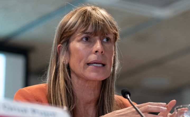 España: vinculan a la secretaria de Pedro Sánchez al proceso de su esposa