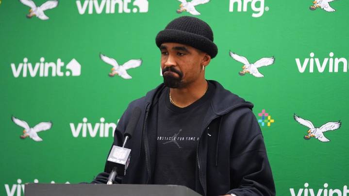 Bears travel to Philadelphia to take on Eagles on Friday in a matchup of division leaders