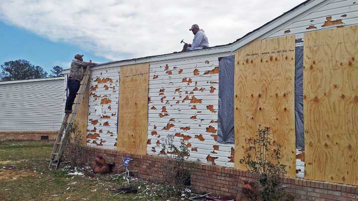 Why the Midwest has some of the highest home insurance costs in the country : NPR