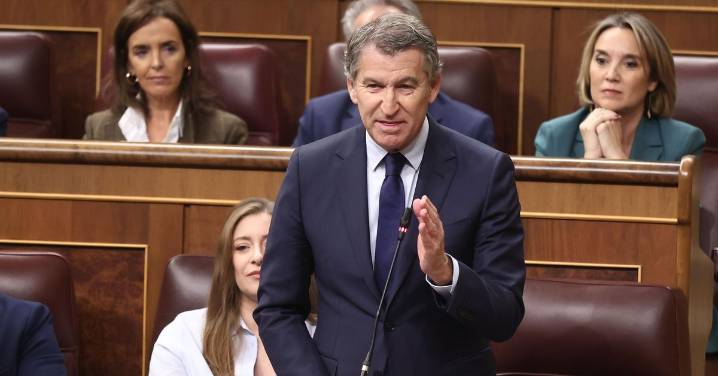 Feijóo acusa a Sánchez de llevar la "cloaca de Ferraz" a Moncloa