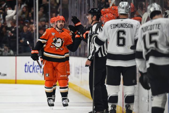 Carlsson scores late in regulation, Ducks rally for 5-4 shootout win over Kings – Winnipeg Free Press