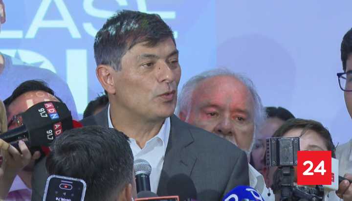 Parisi llama a Jara y Kast a ganarse los votos: "No firmo un cheque en blanco a nadie"