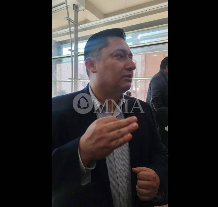 Corral persigue a Héctor Acosta por la orden de aprehensión de los 98 mdp: Alfredo Chávez