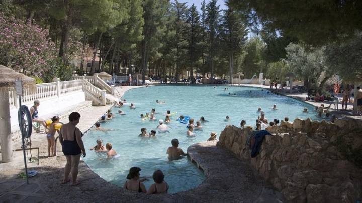 La piscina termal más grande de Andalucía está a dos horas de Málaga: tiene propiedades curativas