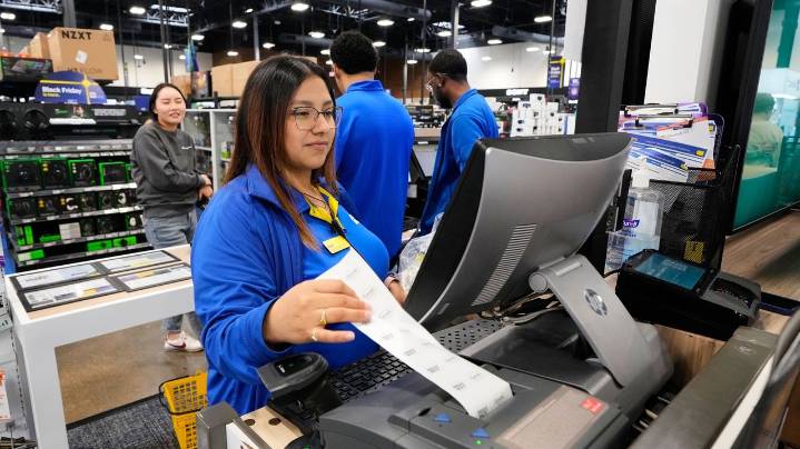 Black Friday arrives with solid momentum despite tariffs and economic uncertainty