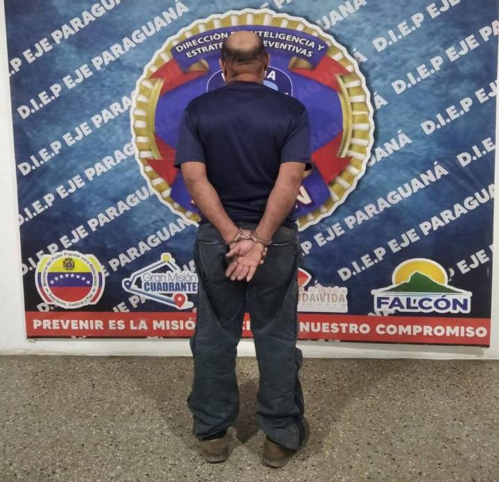 ¡Escándalo en la ciudad! Policía atrapa a chofer tras brutal golpe a su pareja