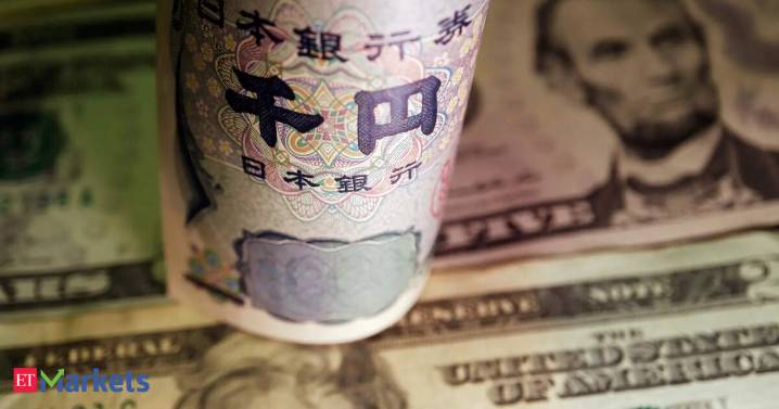 Yen on defensive, dollar firms as traders dial back Fed rate cut bets