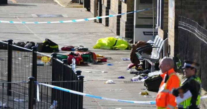 Reino Unido: 11 heridos por un violento ataque con arma blanca en un tren, hay dos detenidos