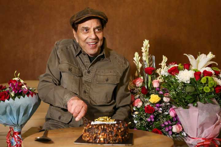 Veteran Actor Dharmendra Admitted to Hospital, Condition Concerning