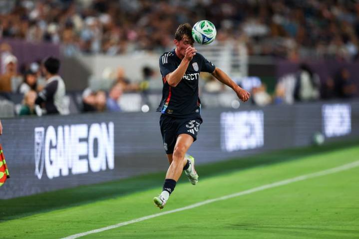 Quakes trade D Oscar Verhoeven to San Diego