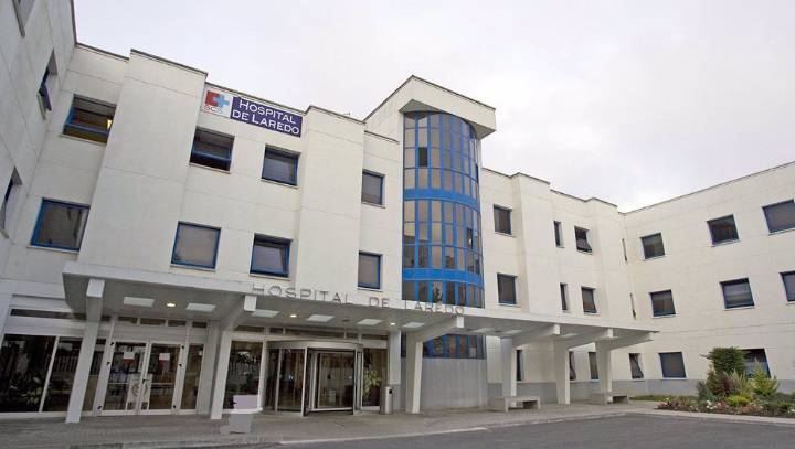 Denuncian la "nefasta" gestión del Hospital de Laredo: “No se puede aumentar el número de quirófanos con el mismo personal"