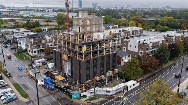 Toronto's climate action plan is missing a major tool to lower emissions, experts say