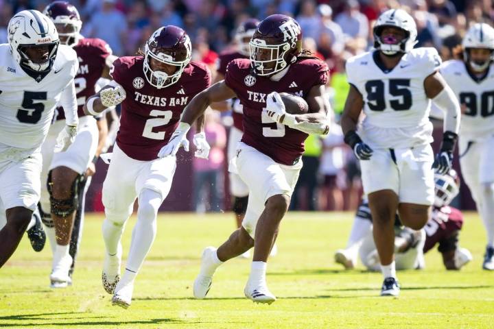 Deadspin | Marcel Reed leads No. 3 Texas A&M to rout of Samford