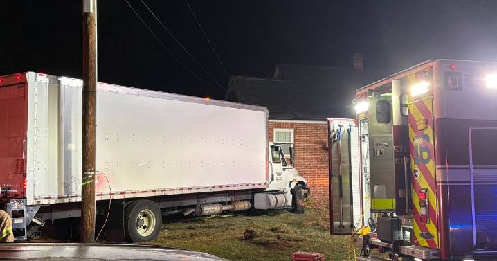 Driver charged after crashing box truck into Raleigh house, running from the scene :: WRAL.com