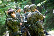 Con media Europa debatiendo recuperar la mili, en España hay un fenómeno que gana fuerza: campamentos militares para jóvenes